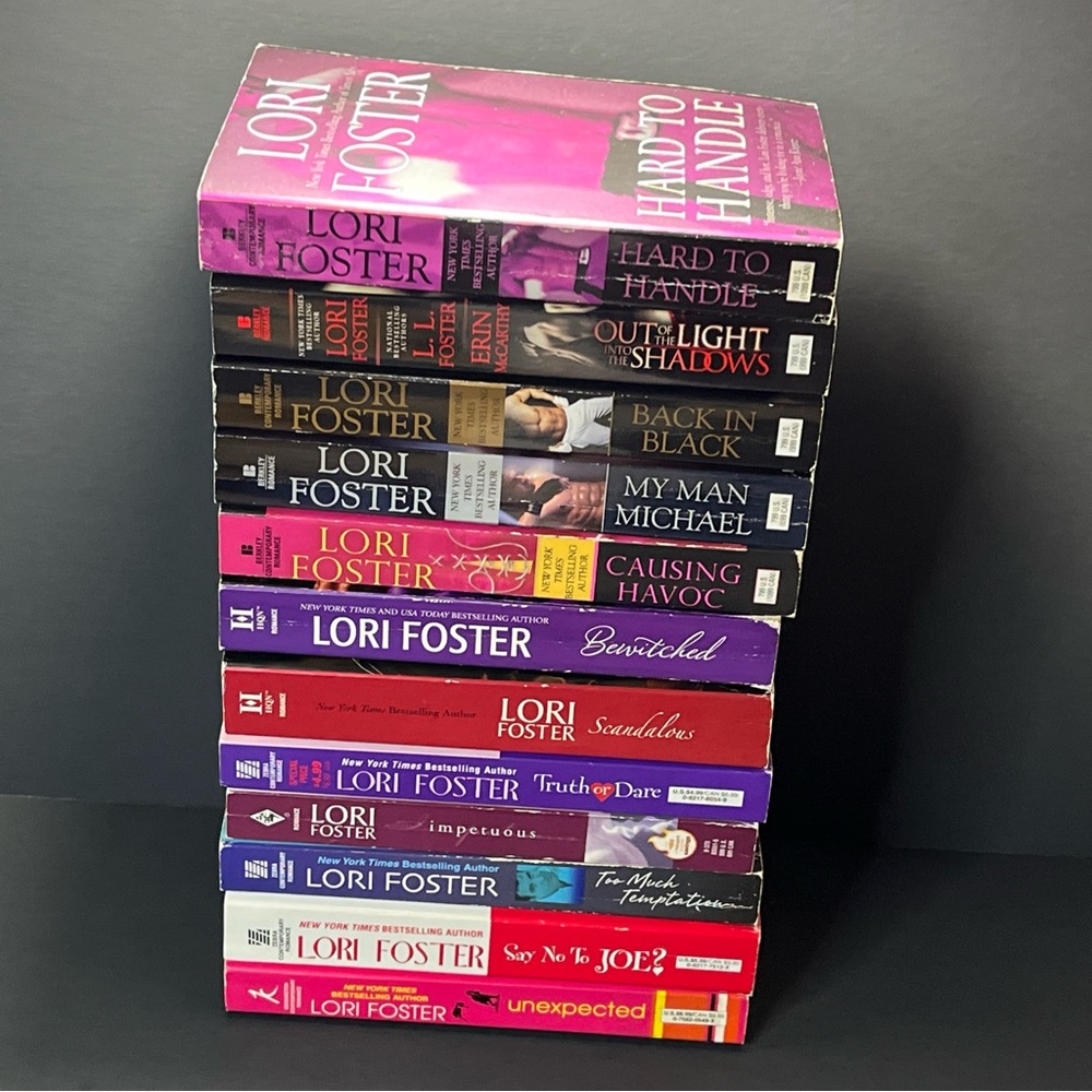 12x Romance Novels by Lori Foster (Paperback)